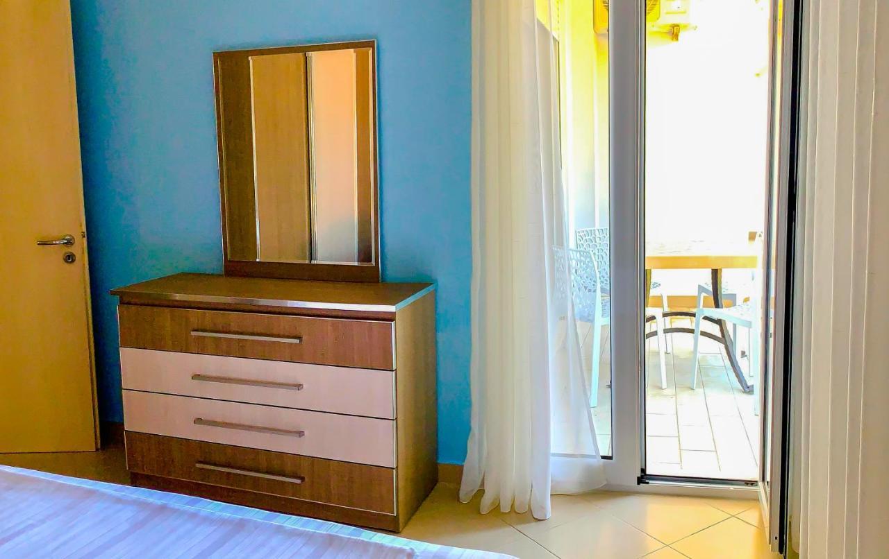 Endy Apartaments Orikum Bagian luar foto
