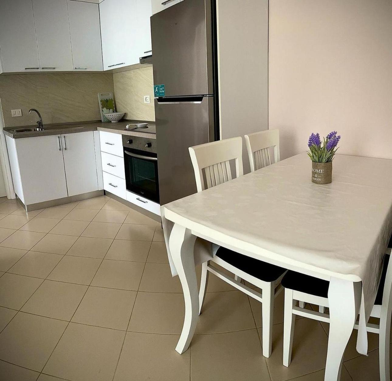 Endy Apartaments Orikum Bagian luar foto