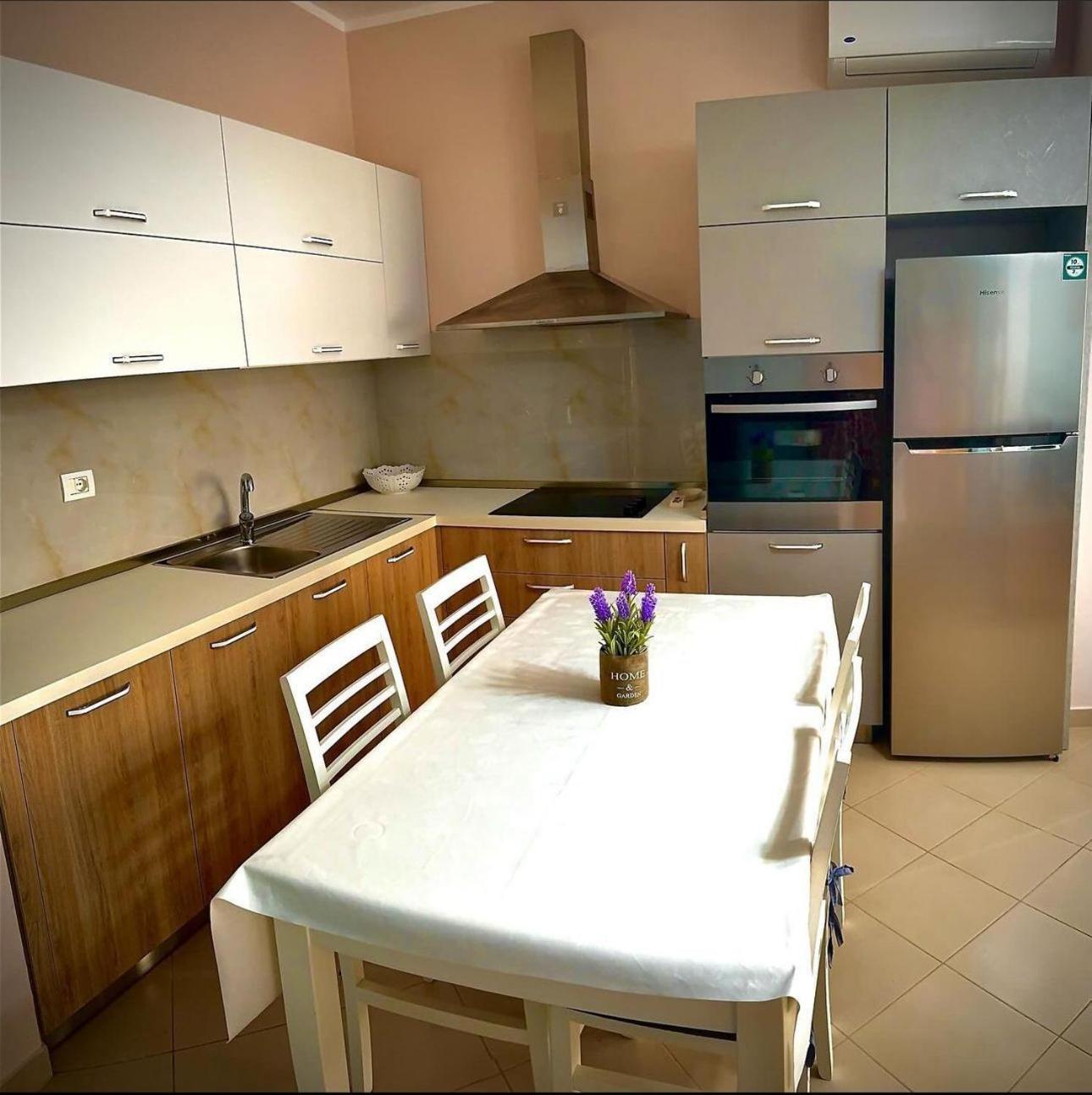 Endy Apartaments Orikum Bagian luar foto