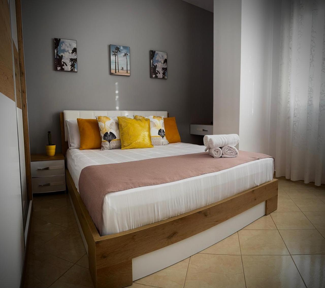 Endy Apartaments Orikum Bagian luar foto