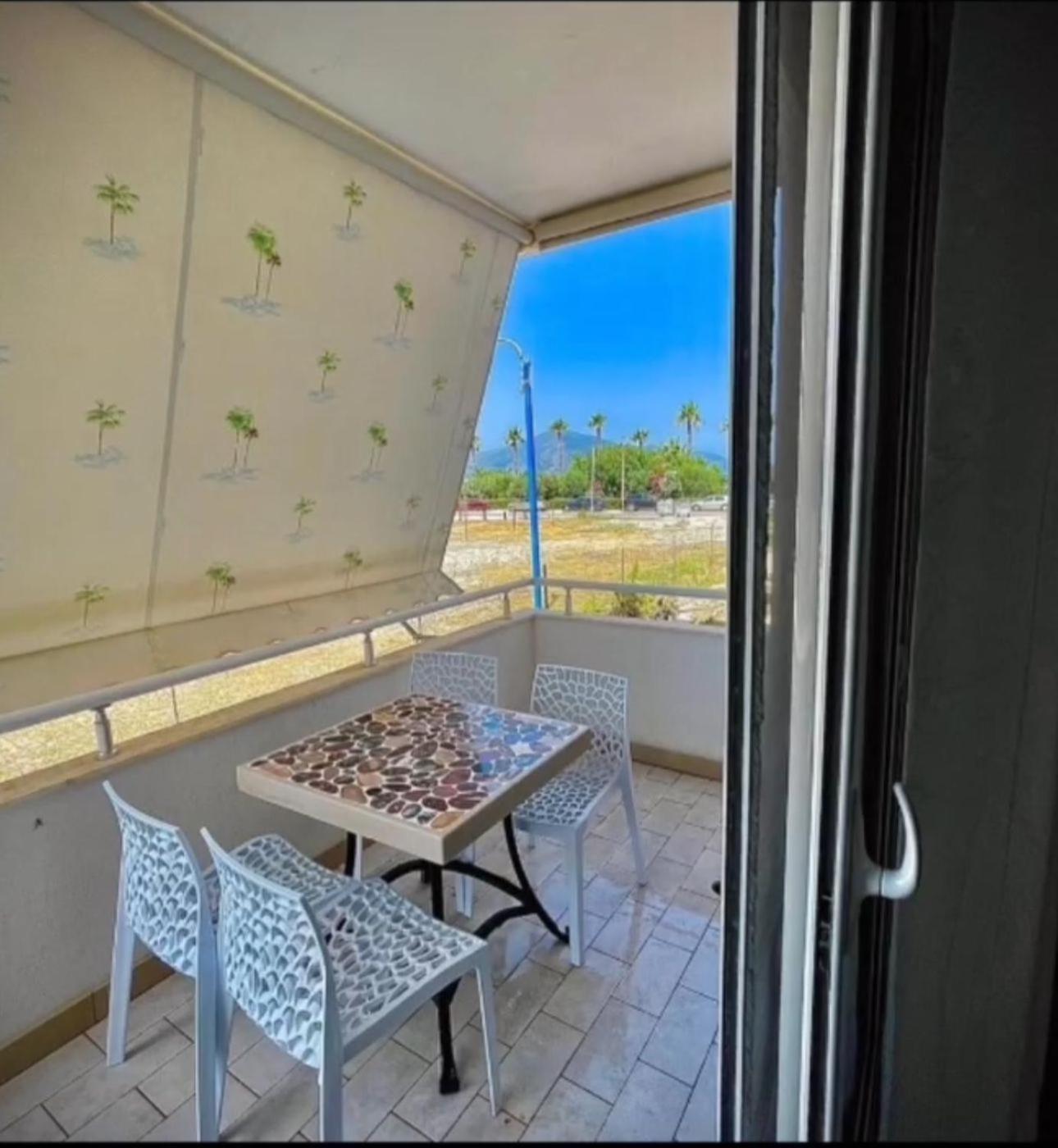 Endy Apartaments Orikum Bagian luar foto